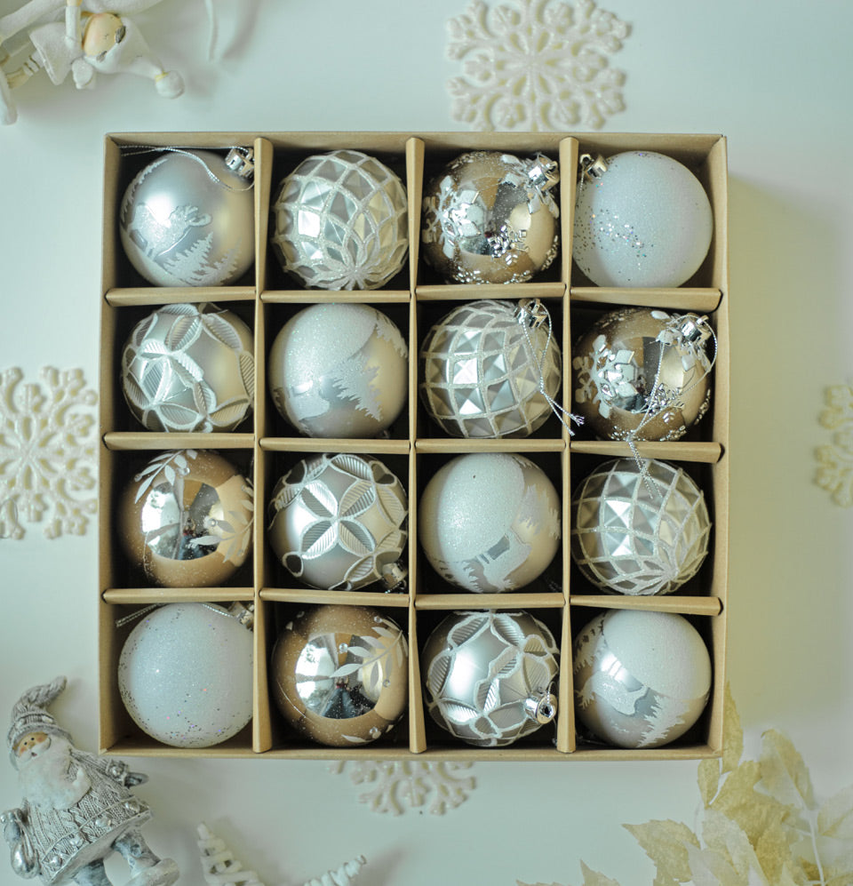 Bauble Set White & Silver
