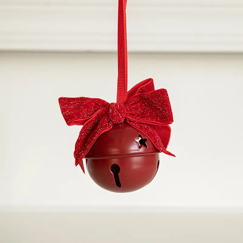 Metal bauble with a bow